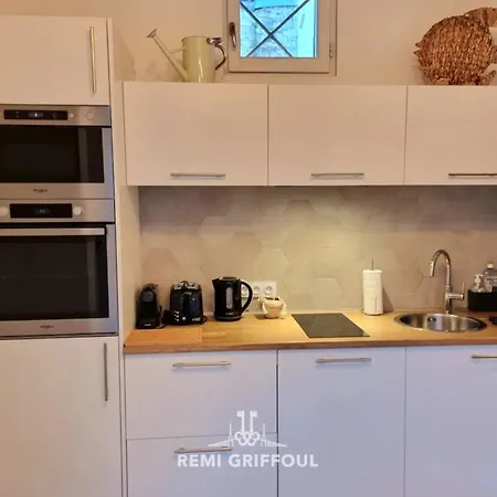 La De Champlain Terrace Center 2 Guests