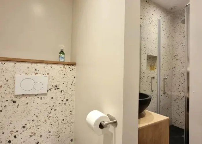 La De Champlain Terrace Center 2 Guests דירה