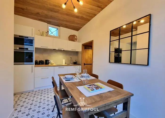 La De Champlain Terrace Center 2 Guests *